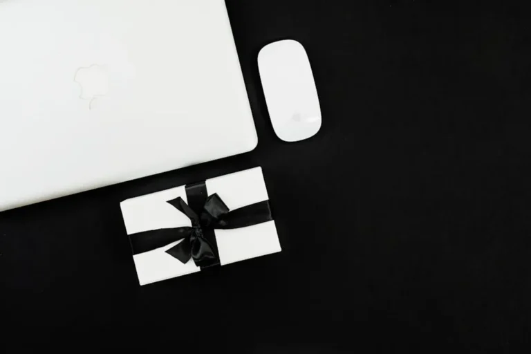 How to Buy Gift Cards Safely