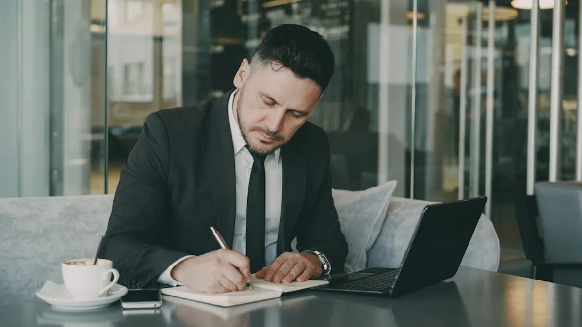 How to Write Product Deal Roundups That Help Buyers